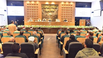 محافظ أسيوط يوجه بتكثيف المتابعة الميدانية وتسريع تنفيذ المشروعات الخدمية