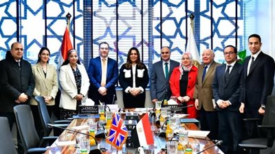  وزيرة البيئة تلتقي مع السفير البريطاني بالقاهرة لبحث سبل التعاون المشتركة