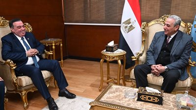 محافظ الغربية يبحث مع مساعد وزير الصحة لنظم المعلومات سبل التعاون المشترك