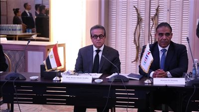 وزير الصحة يستعرض تجربة مصر الرائدة عالميًا في الاستثمار برعاية سرطان الثدي
