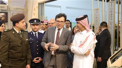 وزير الثقافة يصطحب السفير القطري في جولة تفقدية بمعرض الكتاب 57
