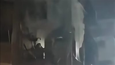بعد إخمادها سابقًا.. النيران تشتعل مجددًا بالعقار بمنطقة حدائق القبة 