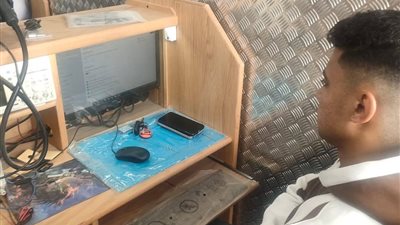 العمل بالسويس..تنظم دورات الحاسب الآلي بالوحدة المتنقلة داخل المحافظة 