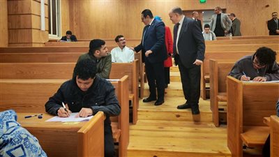 رئيس جامعة القاهرة يتفقد سير امتحانات الفصل الدراسي الأول في يومها الختامي 