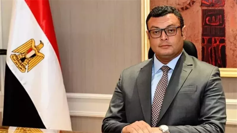 وزير الإسكان المهندس