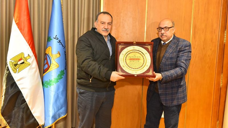 تكريم وكيل وزارة