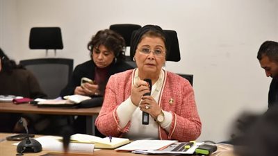 نائب وزير الصحة تبحث تطوير المرحلة الثانية من مشروع «مركز الخدمة المجمعة»