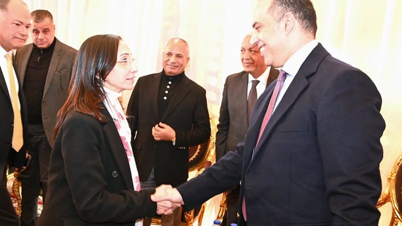 محافظ البحيرة تستقبل