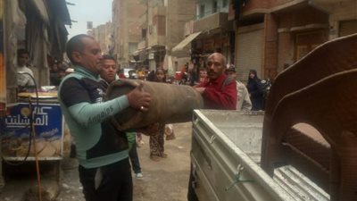 إزالة التعديات علي أراضي الدولة ومتابعة حملات الاشغالات والنظافة بحي الأربعين 