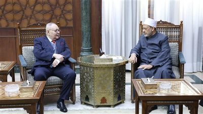 شيخ الأزهر يستقبل رئيس مجلس الدولة ويؤكد أهمية دور القضاء في ترسيخ العدالة 