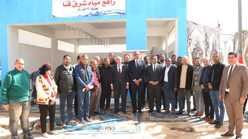 محافظ قنا