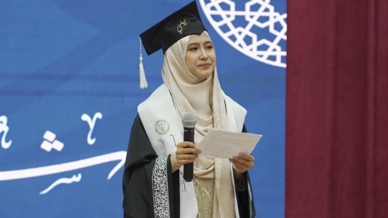 الطالبة الوافدة بجامعة