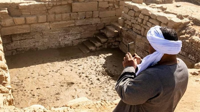 البحيرة المقدسة المكتشفة