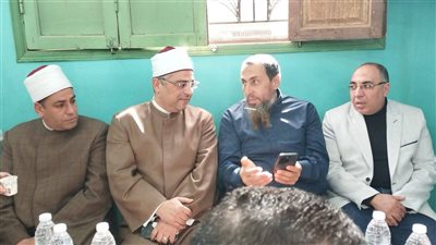 مدير مديرية أوقاف القليوبية ووفد المديرية يقدمون واجب العزاء لضحايا حادث الغاز