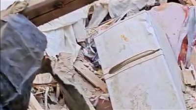 شهود العيان يكشفون لنيوز رووم تفاصيل انهيار عقار سكني بالدويقة