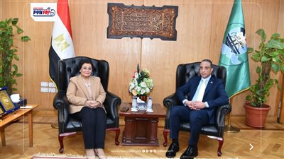 «الألفي» تؤكد ضرورة تعميم العيادات المتنقلة بالمصانع كثيفة العمالة من السيدات 