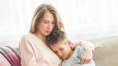 حدس الأم ليس خرافة ولكن إشارة بيولوجية تجاهلها الطب طويلا