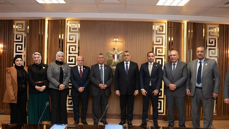 وفد لجنة الطاقة والبيئة
