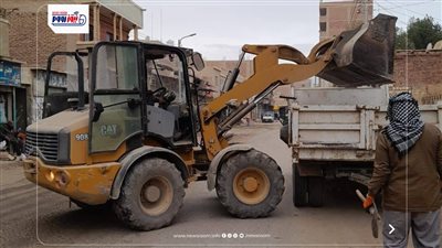 حملات مكبرة للنظافة ورفع الإشغالات بشوارع وأحياء مدينة الفيوم 