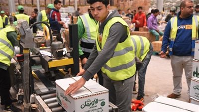 جمعية الأورمان.. البدء فى تجهيز وتعبئة 30 ألف كرتونة مواد غذائية بالمنوفية