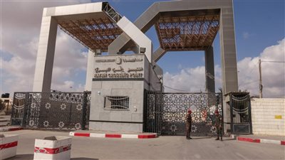 إعلام عبري: سيسمح للفلسطينيين بالعودة إلى غزة بعد موافقة أمنية إسرائيلية 