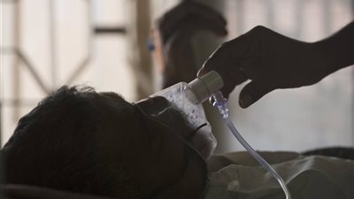 وشم منذ عامين يقود طبيبًا لاكتشاف إصابة شاب بفيروس HIV.. ما القصة؟