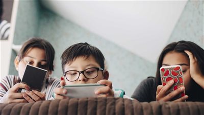 قيادي بالوفد: الحوار المجتمعي هو بوابة إنقاذ الأطفال من فوضى السوشيال ميديا