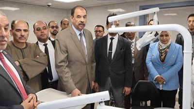 محافظ سوهاج يتفقد مستشفى ساقلتة المركزي استعدادًا لدخولها الخدمة