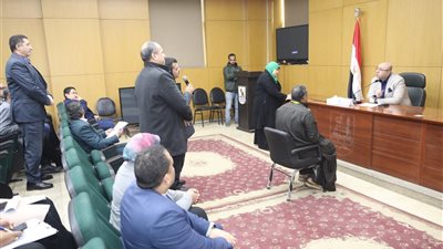 محافظ بنى سويف يناقش مطالب أهالى الكوم الأحمر وإهناسيا والمنصورة