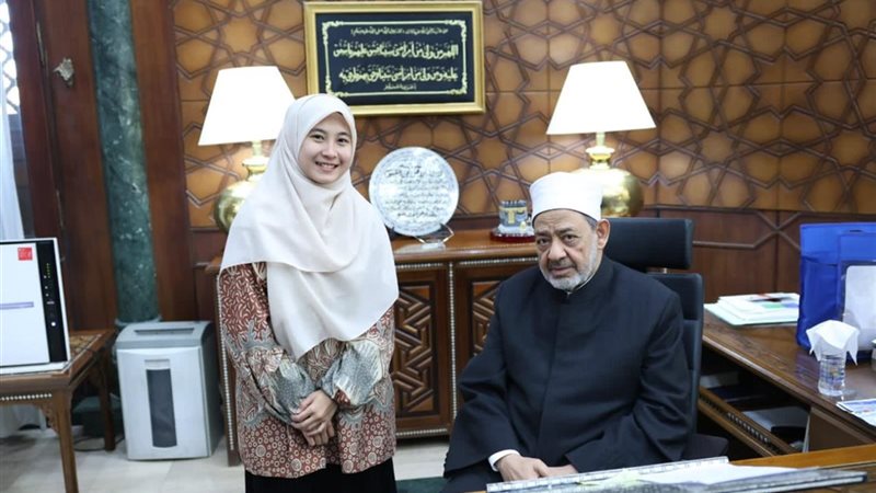 شيخ الأزهر والطالبة