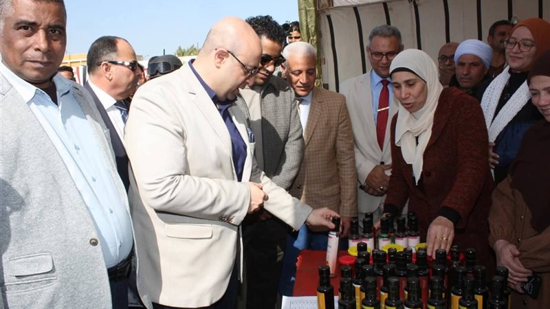 محافظ بنى سويف ووكيل