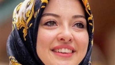 اللاذقية تثير جدل كبير لمنع موظفاتها من وضع المكياج
