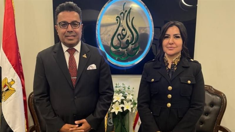 رئيس حزب الوعي مع