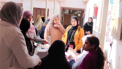 محافظ أسيوط يؤكد أهمية تعزيز الوعي بالقضايا الصحية والاجتماعية 