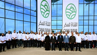 رئيس الوزراء يتفقد التشغيل التجريبي لمصنع شركة القناة للسكر بمركز ملوي