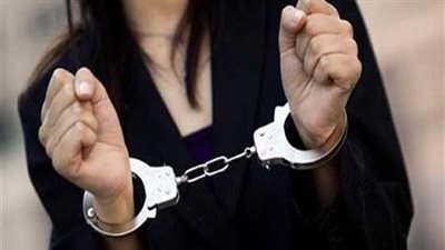 بزنس الوهم التعليمي.. حبس سيدة تخصصت في بيع الشهادات المزيفة بالقاهرة 