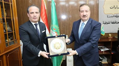 محافظ المنوفية يلتقي وفد مجلس أمناء مدينة السادات لتعزيز أطر التعاون المشترك
