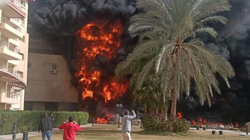 جانب من الحريق