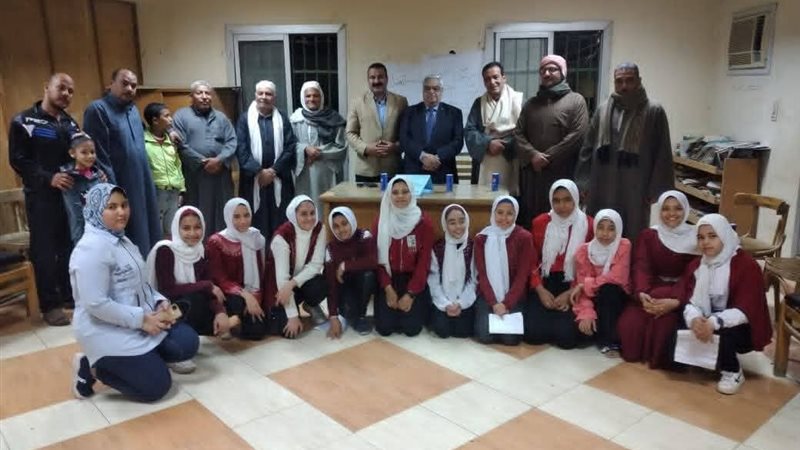 جانب من اللقاءات