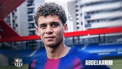 بعد انضمامه رسميًا.. أول ظهور لـ«حمزة عبدالكريم» بقميص برشلونة|صور
