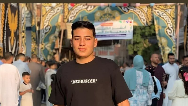الشاب احمد 