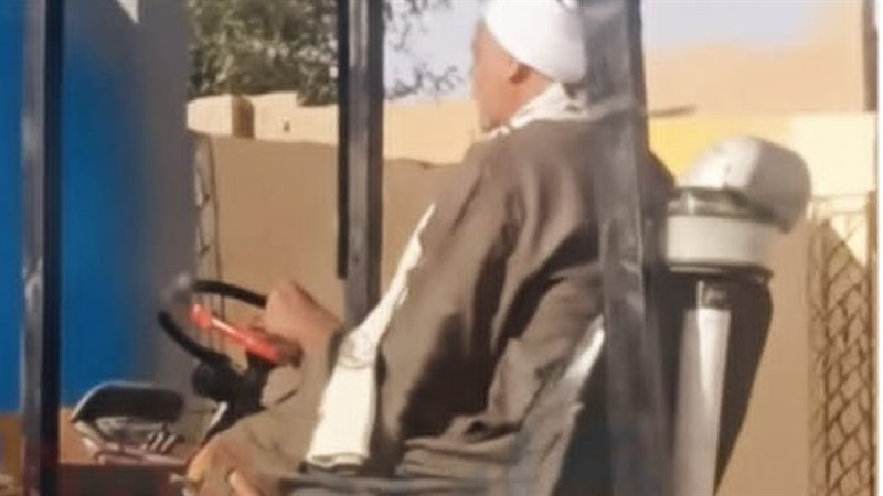 أب يهدم منزل ابنته