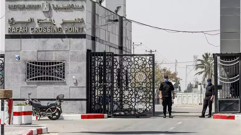 معبر رفح من الجانب