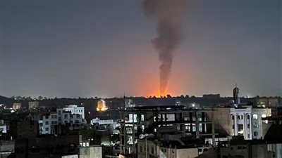 غارات أمريكية تستهدف مواقع حوثية غرب الحديدة (فيديو)