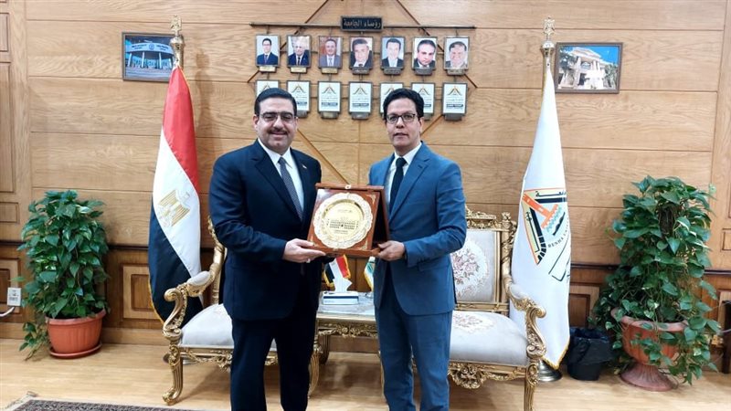رئيس جامعة بنها