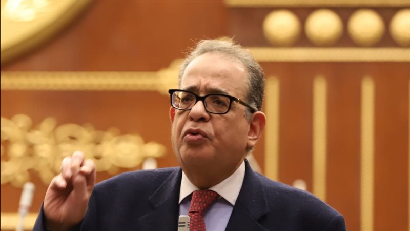النائب طارق عبدالعزيز