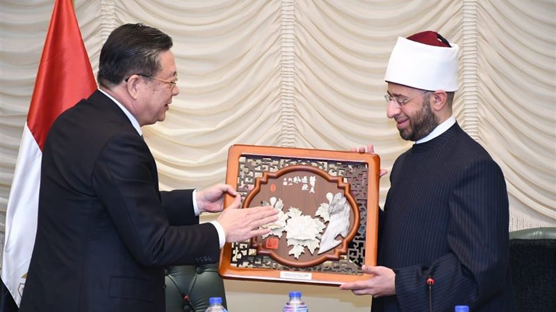 وزير الأوقاف يستقبل