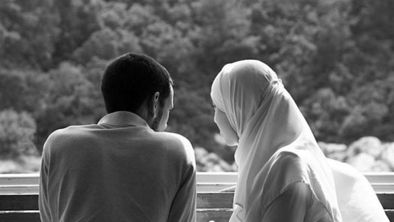 توضيح الايه هن لباس