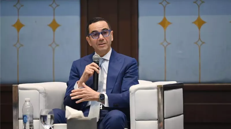 حسن الخطيب وزير الاستثمار