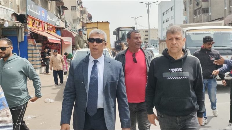 رئيس حي الزهور خلال